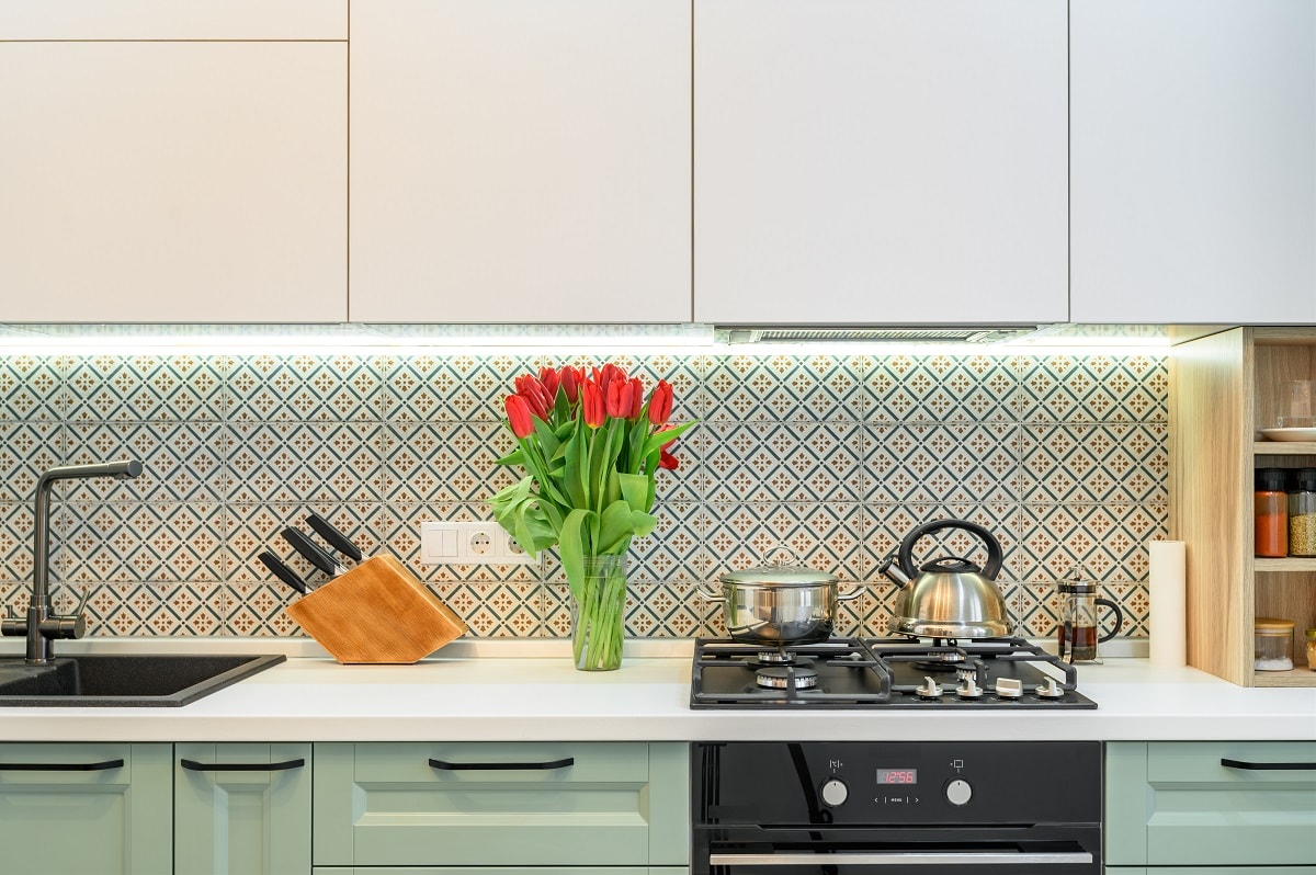 colored-tile-backsplash colored-tile-backsplash